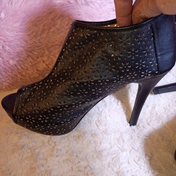 Women's Black Platform Peep Toe Heeled Boot Size L 8/9 - Picture 6 of 6